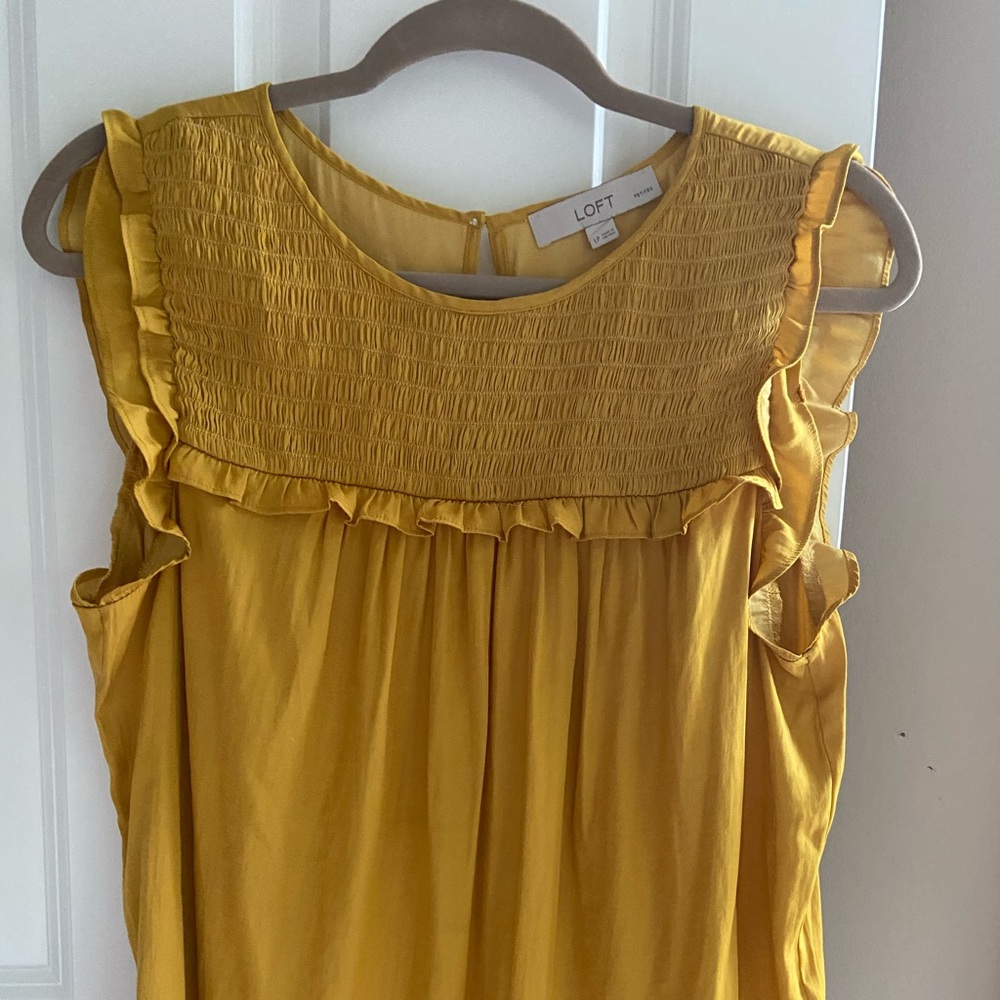 Brighten up your day with this top